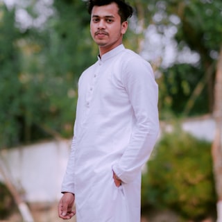 Eid Panjabi — Off White (XL)